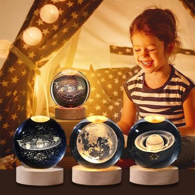 Svetiaca 3D Krištáľová Guľa s Astronomickým Motívom | LUMABALL